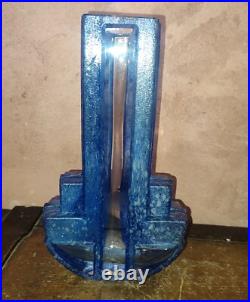 Vase en cristal moulé Bleu Daum Nancy Art Déco forme Architecturale Géométrique