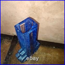 Vase en cristal moulé Bleu Daum Nancy Art Déco forme Architecturale Géométrique