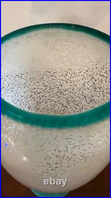 Vase en pate de verre bleu turquoise et blanc