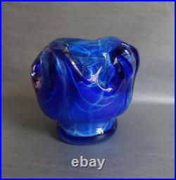 Vase en pâte de verre soufflée double couche bleues