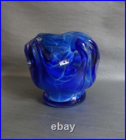 Vase en pâte de verre soufflée double couche bleues