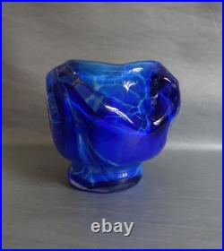 Vase en pâte de verre soufflée double couche bleues