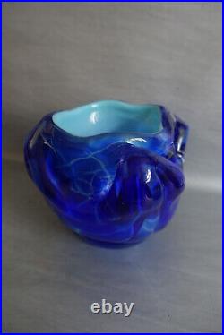 Vase en pâte de verre soufflée double couche bleues