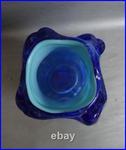 Vase en pâte de verre soufflée double couche bleues