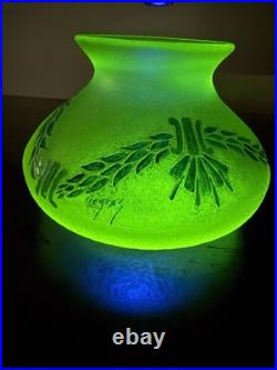 Vase en verre Ouraline, signé Legras / gravé à l'acide / émail / art déco