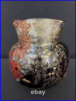 Vase en verre à décor polychrome et doré dans le goût d'Eugène Rousseau