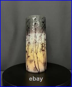 Vase en verre camée multicouche à décor végétal dégagé à l'acide