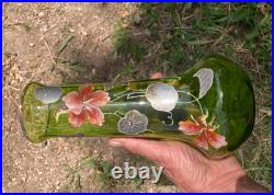 Vase en verre émaillé vert à décor floral de pensées or art nouveau 1900