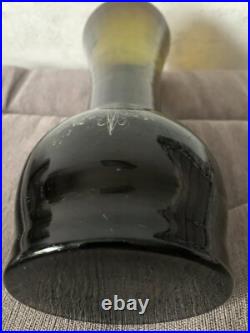 Vase en verre fumé ancien