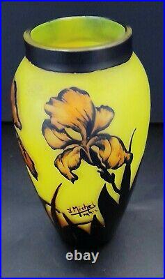 Vase en verre gravé à l'acide iris émaillé signé J. Michel Paris 1925-1939