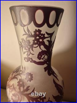 Vase en verre multicouches dégagé a l'acide