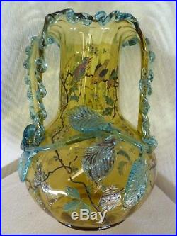 Vase en verre soufflé a décor émaillé d'oiseaux et papillon Jean Auguste