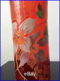 Vase en verre soufflé coloré rouge émaillé à décor floral Legras Montjoye