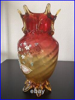 Vase en verre soufflé côtes vénitiennes coloré appliqué émaillé par Auguste Jean