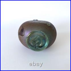 Vase en verre soufflé irisé de Robert Pierini à Biot, daté 1985 Verrerie d'art