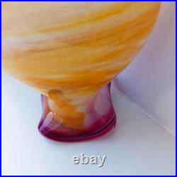 Vase en verre soufflé, signé, sur pied, multicolore