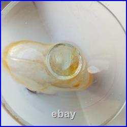 Vase en verre soufflé, signé, sur pied, multicolore