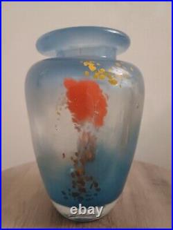 Vase en verre très épais, style moderniste, à décor floral à identifier