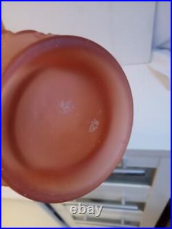 Vase glycine décor relief rose hauteur 27 cm dimètre 11 cm, 700 gr
