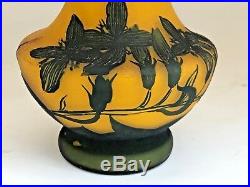 Vase orange Richard BURGSTHAL verre gravé en camée à lacide (multicouche)