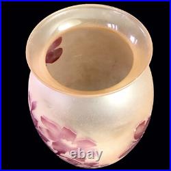 Vase pâte de verre Dégagé À L'acide Fleurs Et Papillon? Signé DE VIANNE h25cm