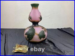 Vase pâte de verre dégagée à l acides, Vianne décor floral