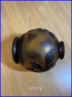 Vase pâte de verre dégagée à l acides, Vianne décor floral