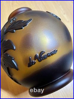 Vase pâte de verre dégagée à l acides, Vianne décor floral