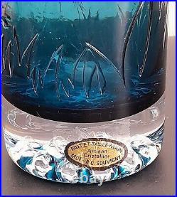 Vase rouleau cristal bleu decor feuillage oiseau pied sulfure Etiquette Souvigny