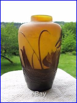Vase signé Emile Gallé en pâte de verre décor nénuphars époque art nouveau