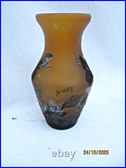 Vase signé GALLE Décor floral dégagé à l'acide