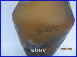 Vase signé GALLE Décor floral dégagé à l'acide