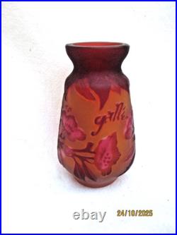 Vase signé GALLE TIP Décor floral dégagé à l'acide