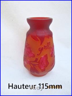 Vase signé GALLE TIP Décor floral dégagé à l'acide