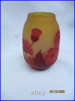 Vase signé GALLE TIP Décor floral dégagé à l'acide