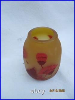 Vase signé GALLE TIP Décor floral dégagé à l'acide