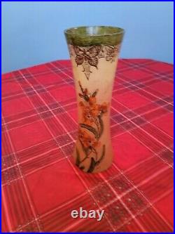 Vase signé LEGRAS, en pate de verre, décor fleurs orange émaillé, 23 cm