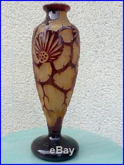 Vase signé le verre français 1925