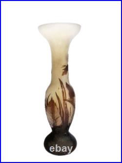 Vase, soliflore décoratif gravé à l'acide Vase, soliflore décoratif gravé à l'acide