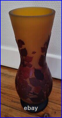 Vase tip galle pate de verre décor fleur verrier art déco gallé