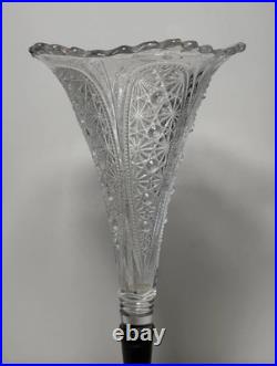 Vase tulipier en verre sur pied en métal, vase tulipe ancien, soliflore cornet Vase tulipier en verre sur pied en métal, vase tulipe ancien, soliflore cornet