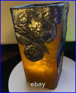 Vase verre art déco, réalisé en pate de verre et moulé à l'acide
