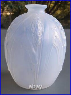 Vase verre opalescent Edmond ETLING modèle les Blés début 20ème. Haut 16cm