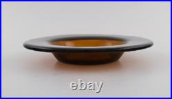 Verre d'art suédois. Douze assiettes profondes en verre d'art soufflé à la bo